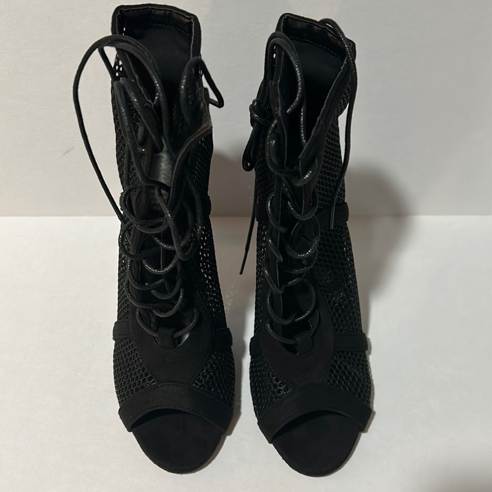 Mesh Lace-up Peep Toe Booties | Size: 7